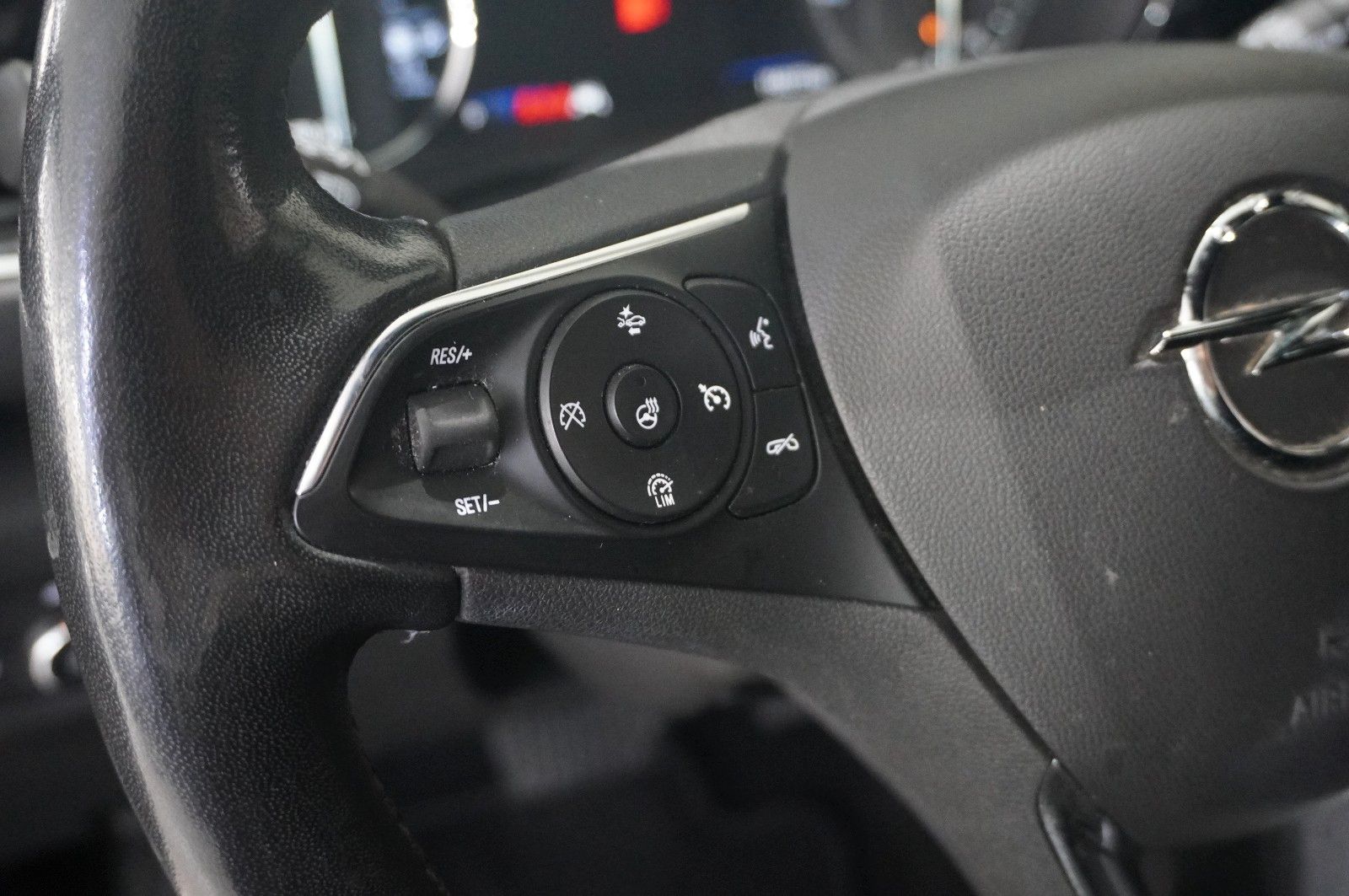 Fahrzeugabbildung Opel Insignia B ST 2.0D BUSINESS NAVI/LED/VIRT/SH/AHK