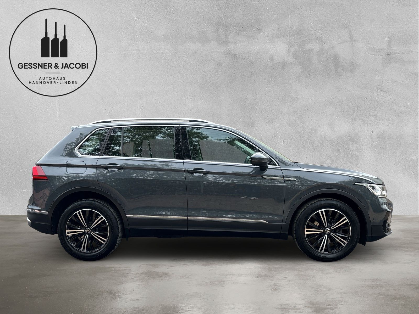 Fahrzeugabbildung Volkswagen Tiguan 1.5 TSI Elegance AHK Kamera SHZ