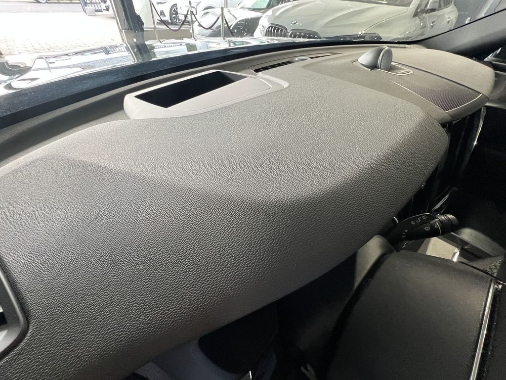 Volvo XC60 T6 Plus Black Edition Recharge AWD B&W HUD