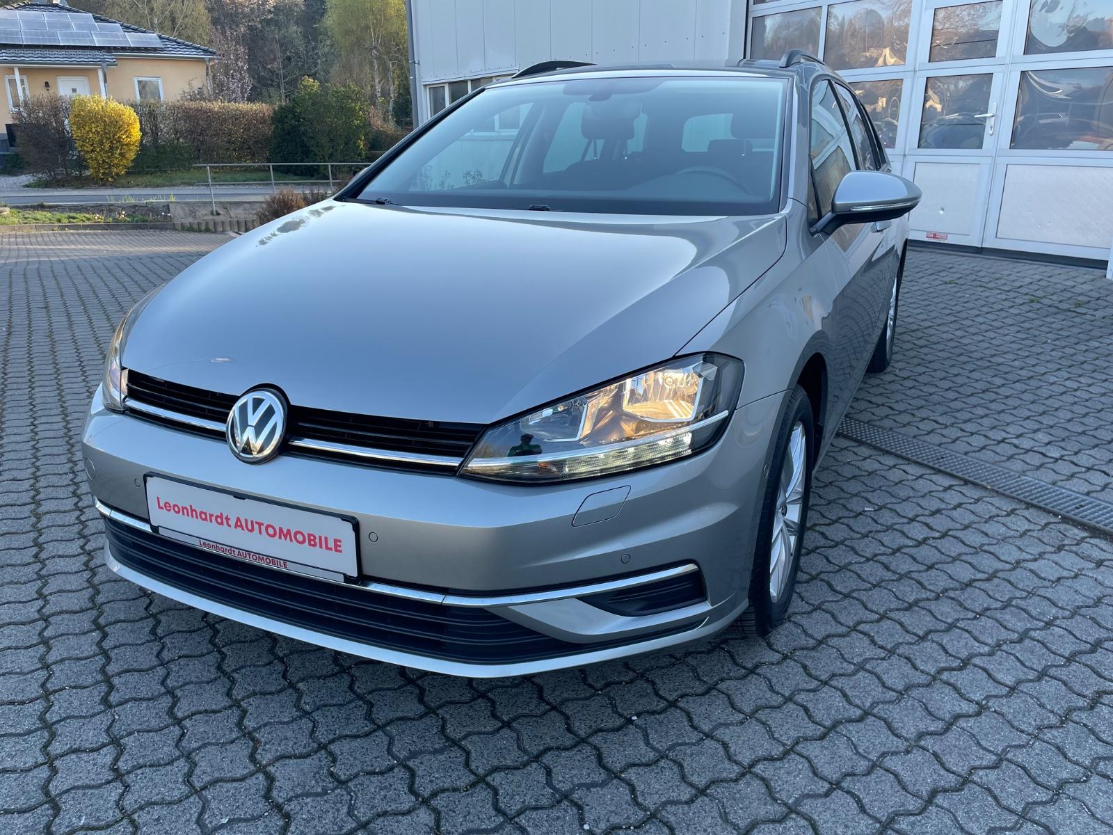 Volkswagen Golf VII Variant Comfortline DSG ACC Standheizun