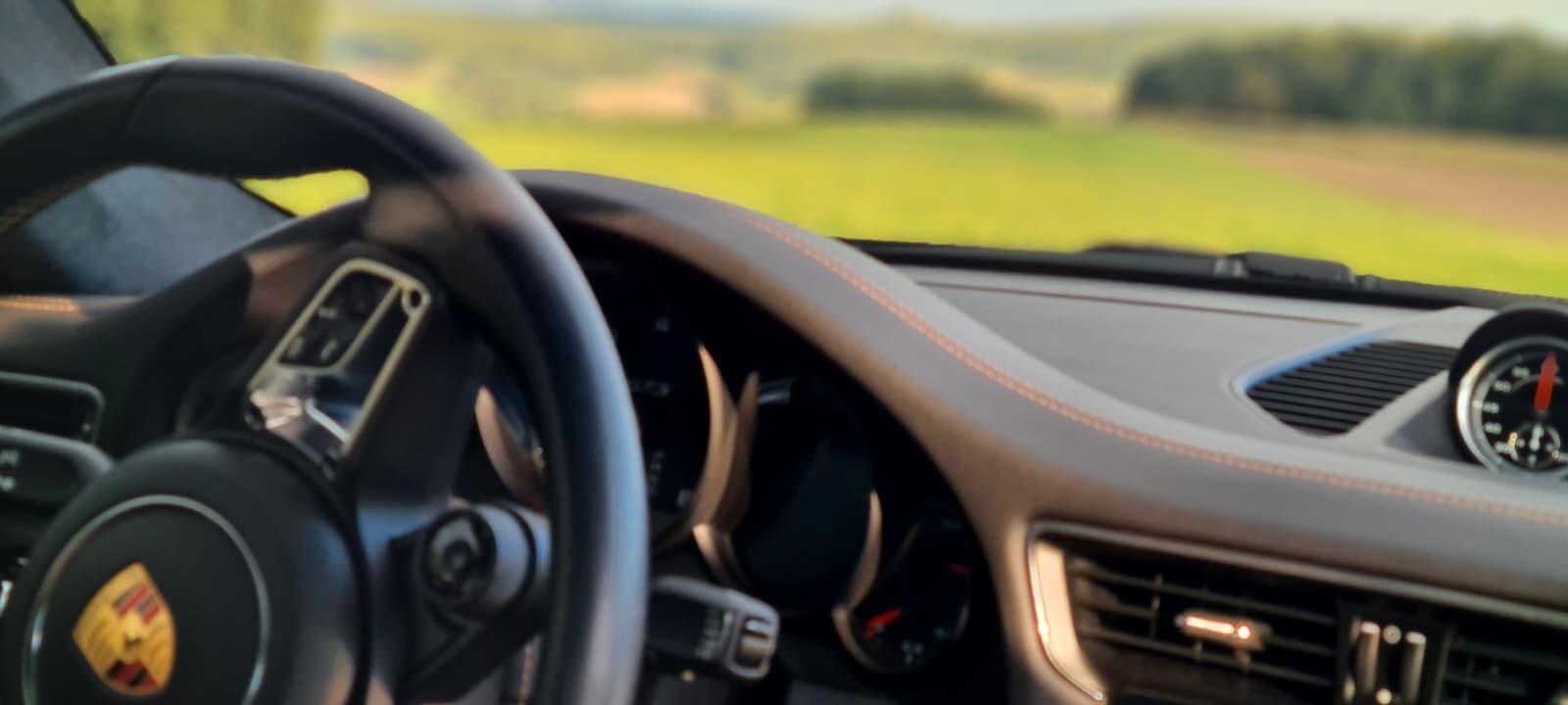 Porsche 911 Carrera 4 GTS