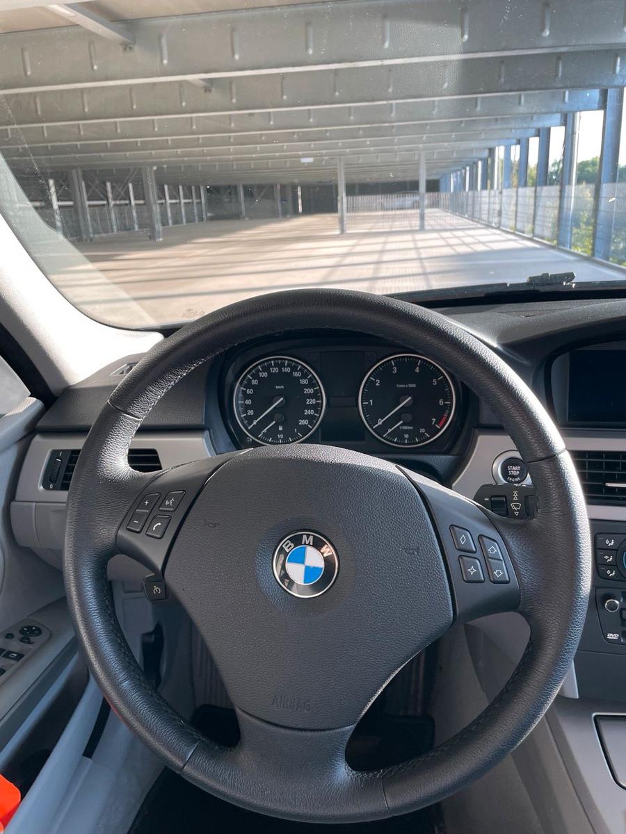 BMW 318 2007 — photo 8