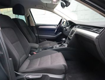 Volkswagen Passat - 8