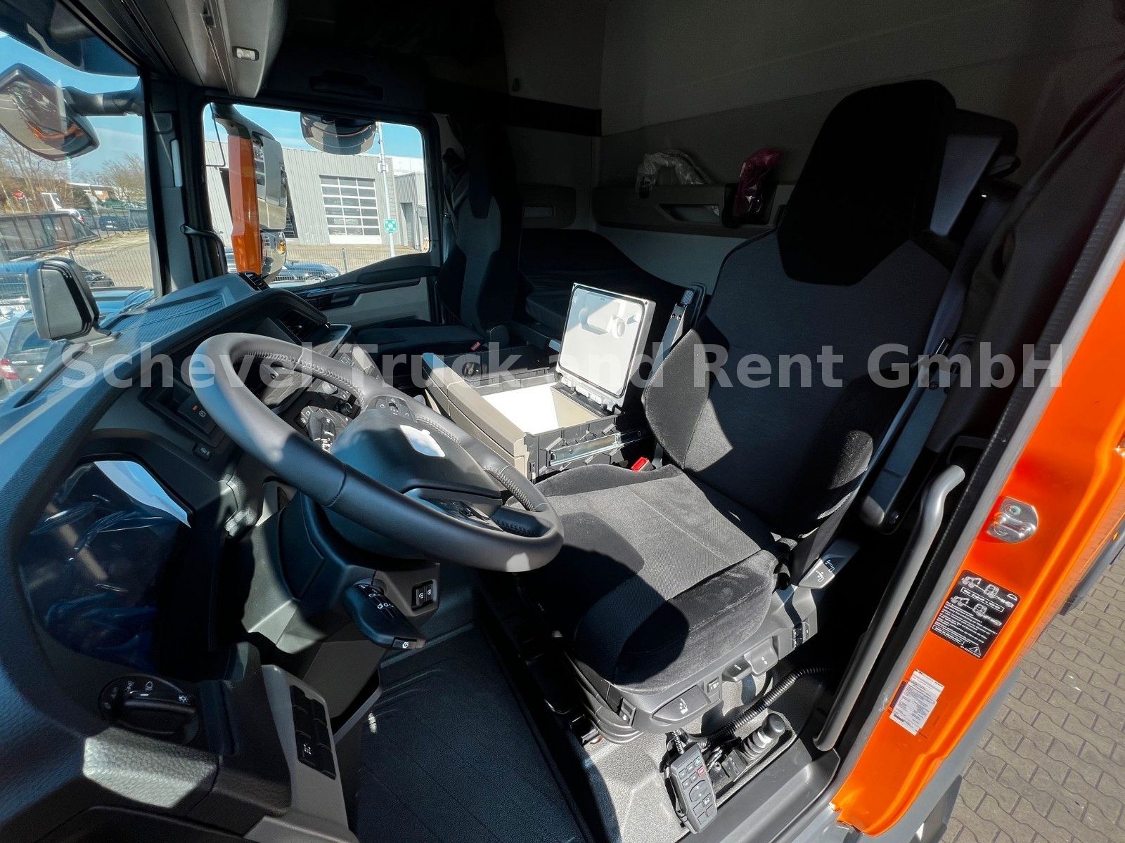 Fahrzeugabbildung MAN TGX 18.520 4x2H BL Kommunal Hydr.  Winterdienst