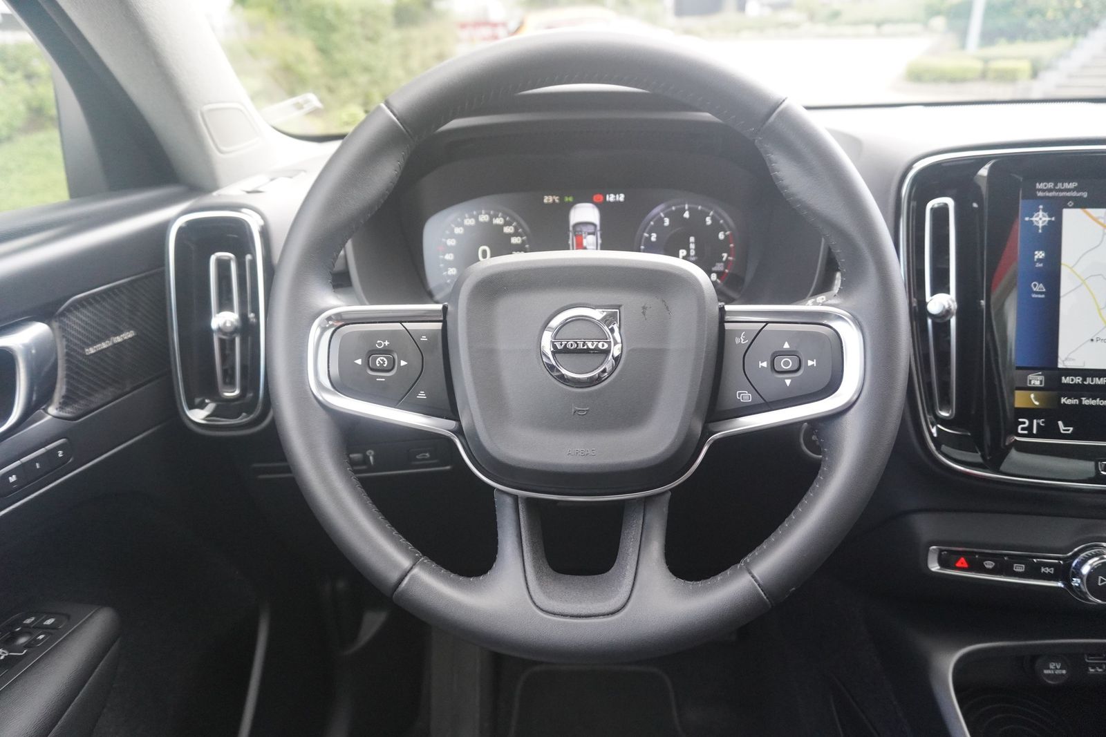 Volvo XC40 2.0 Momentum AWD Aut LED 360° Panorama Navi foto 20