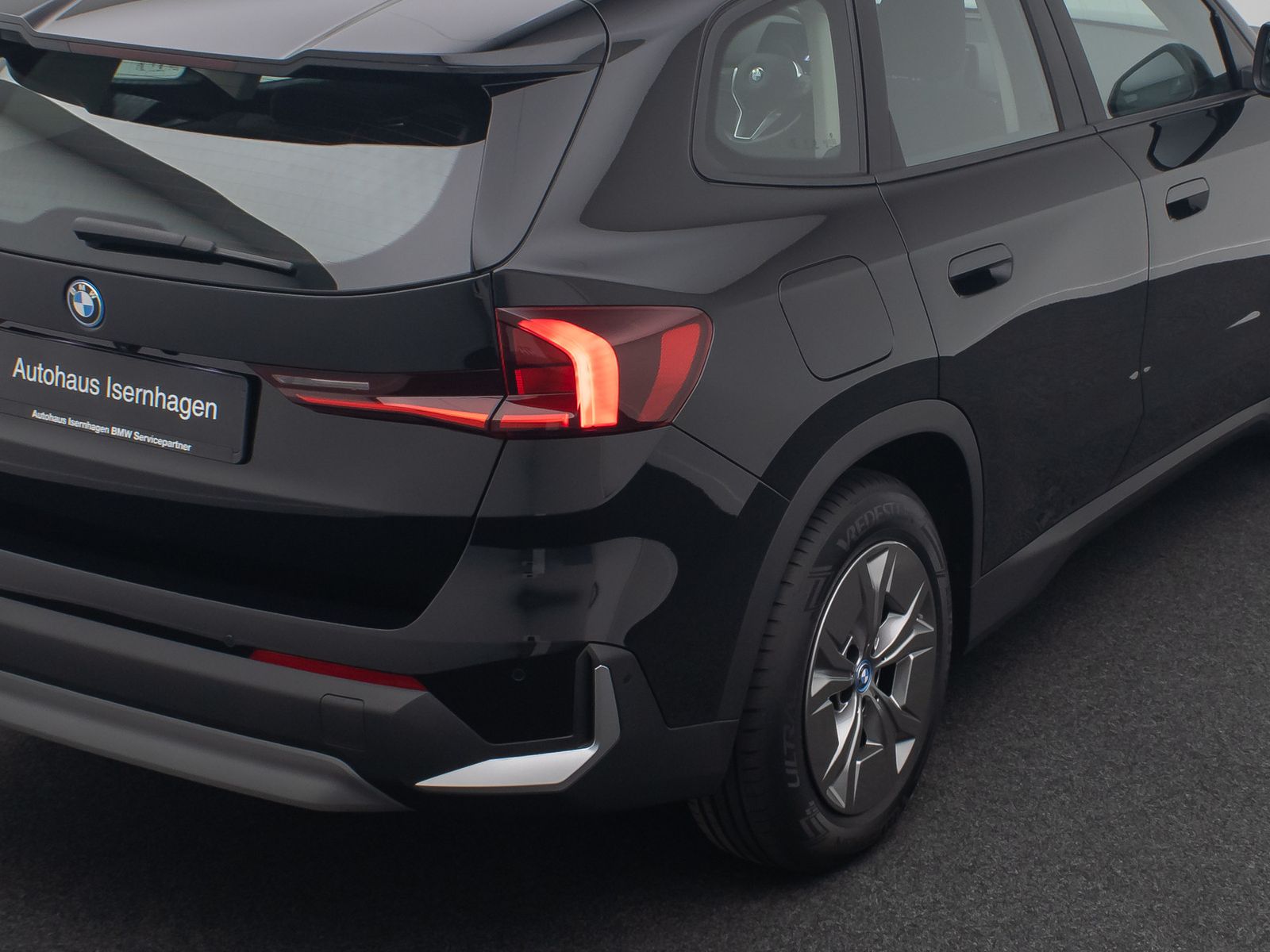 Fahrzeugabbildung BMW iX1 xD30 GeschwindigReg DAB Kamera LED Widscreen