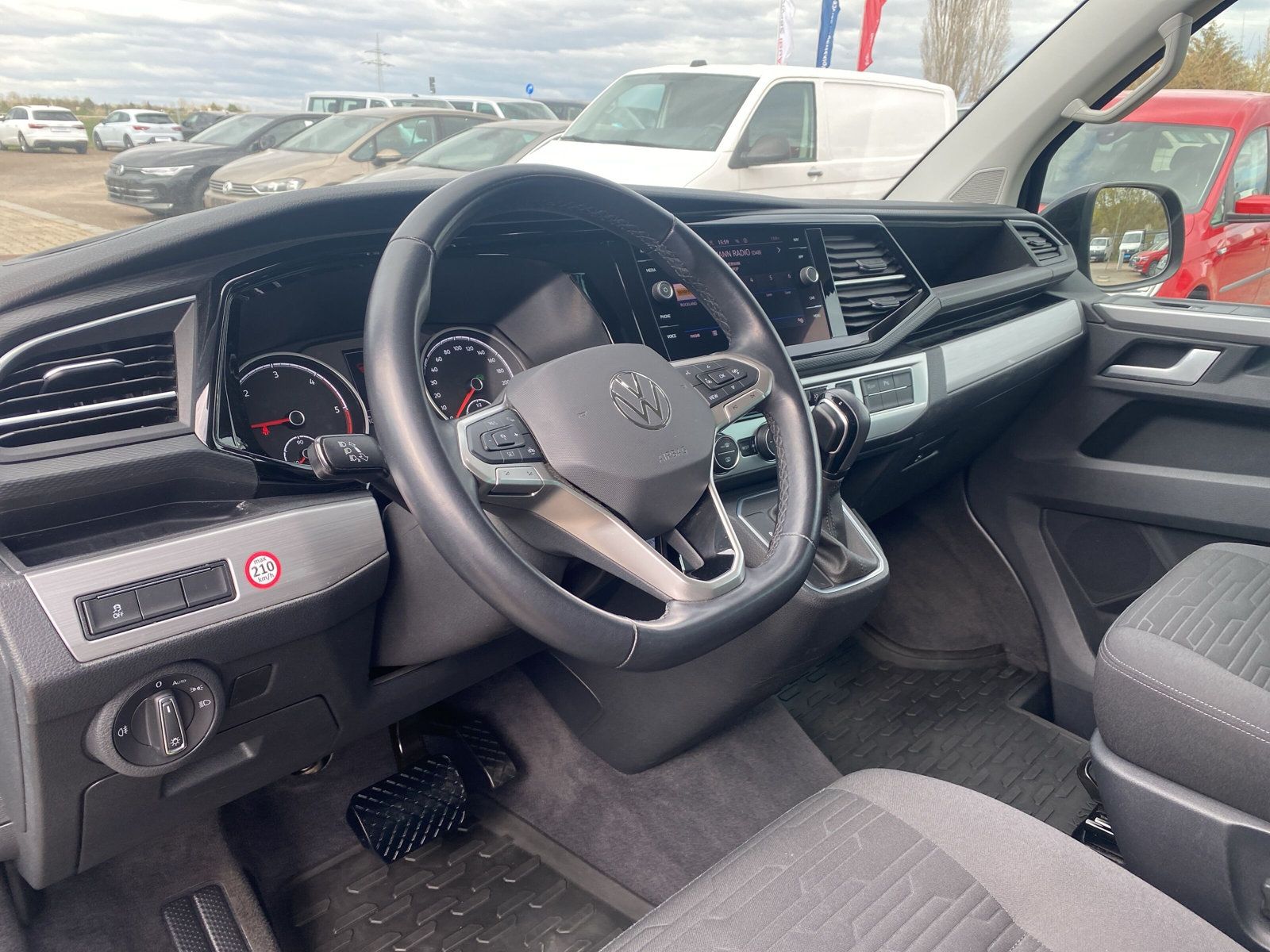 Fahrzeugabbildung Volkswagen T6 Multivan 2.0 TDI DSG LED STANDHZG KAMERA ACC