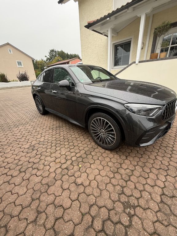 Image of Mercedes-Benz GLC 300