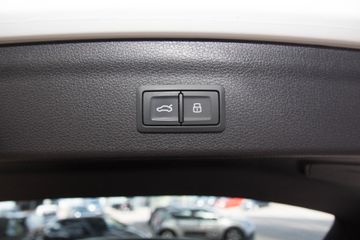 Audi Q3 45 TFSI e S-Line NAVIOPT-BLACKLED