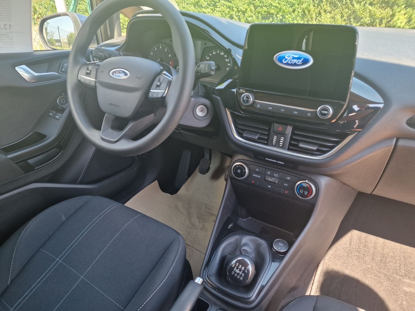 Fahrzeugabbildung Ford Fiesta Cool & Connect Apple CarPlay Android Auto