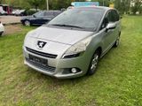 Peugeot 5008 1.6 Premium 155 THP Automatik 7 Sitzen - Peugeot 5008 aus 2010