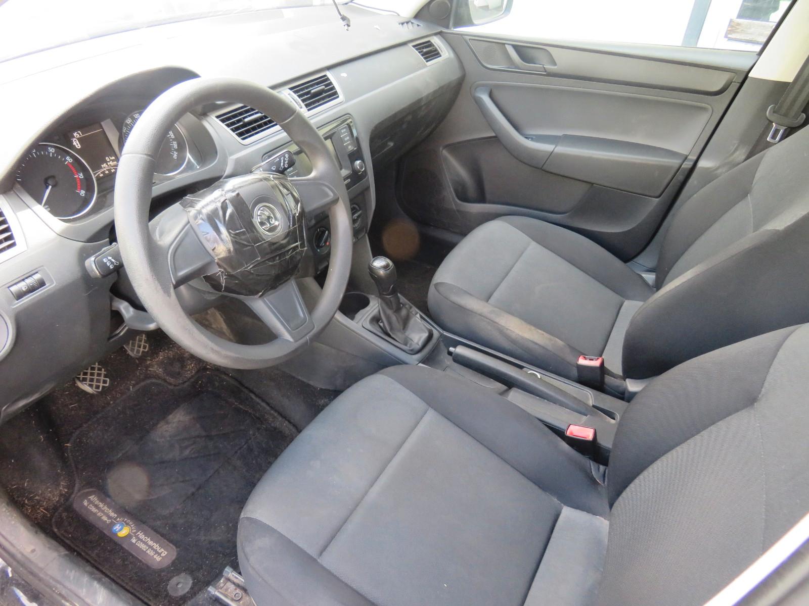 Skoda Rapid 2015 — photo 5