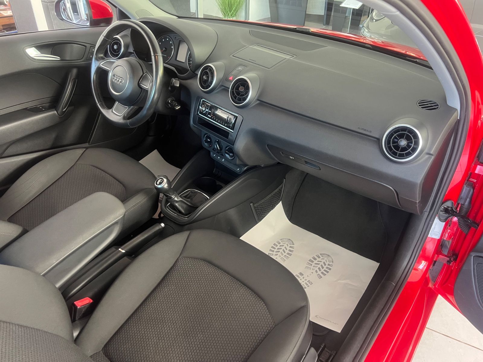 Fahrzeugabbildung Audi A1 attraction * Sitzheizung *