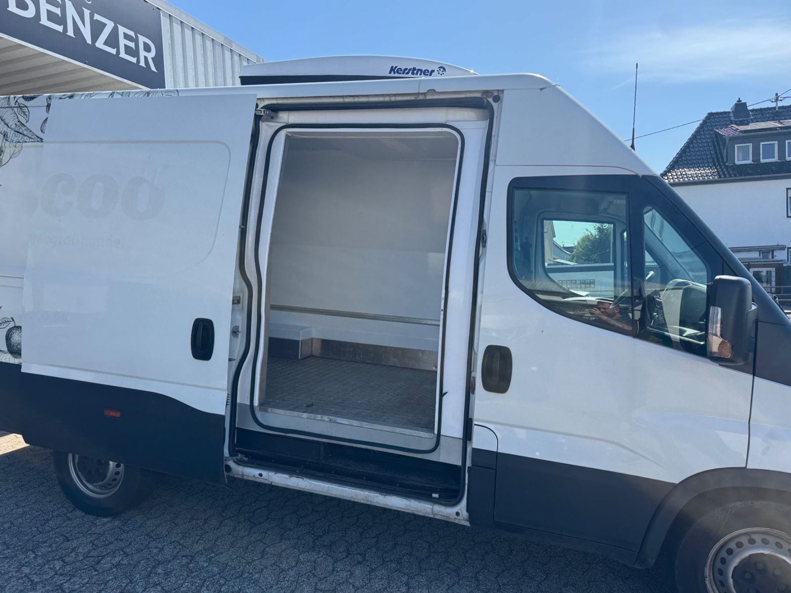 Fahrzeugabbildung Iveco Daily Kasten HKa 35 S ... V Radstand 3520 L/3-SI
