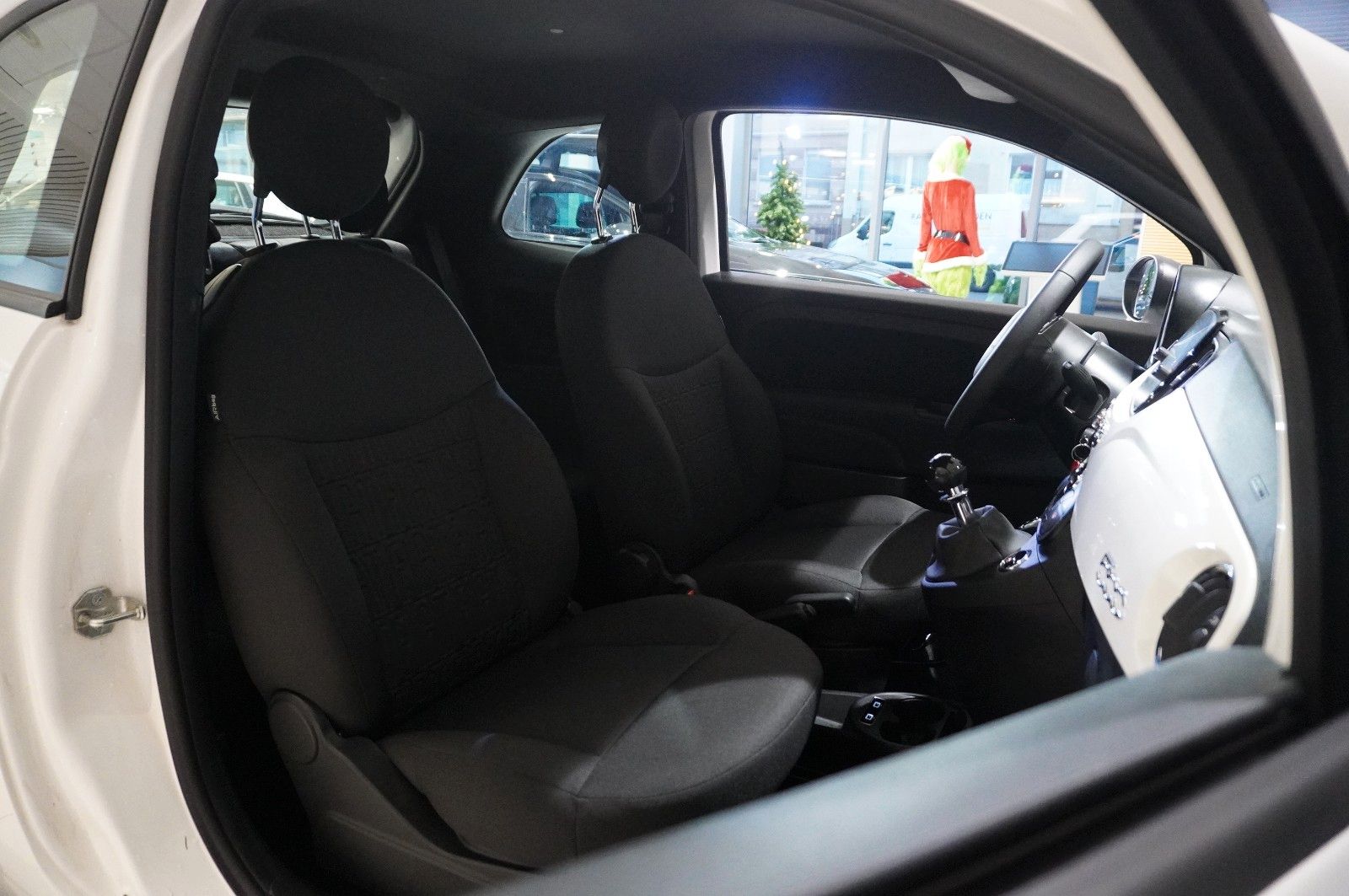 Fahrzeugabbildung Fiat 500 1.0 GSE HYBRID DOLCEVITA NAVI/LED/PDC/DAB+