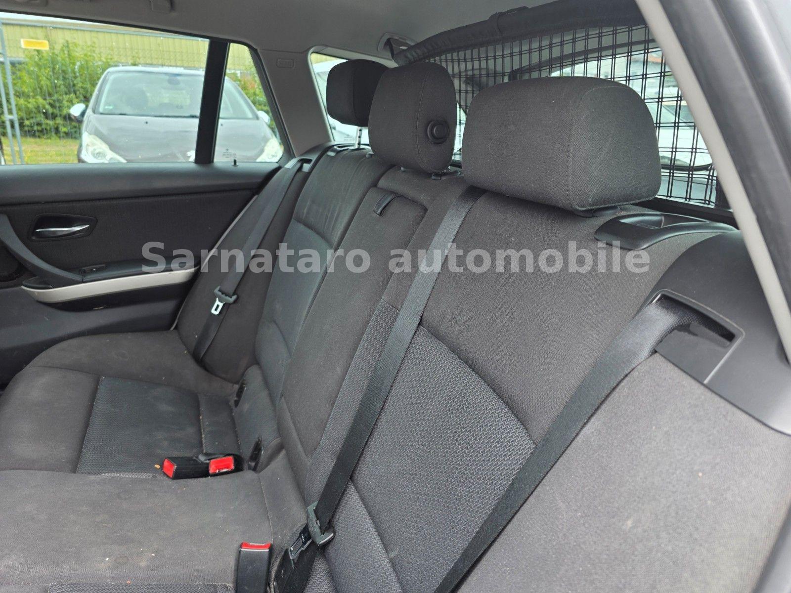 BMW 318 2012 — photo 19