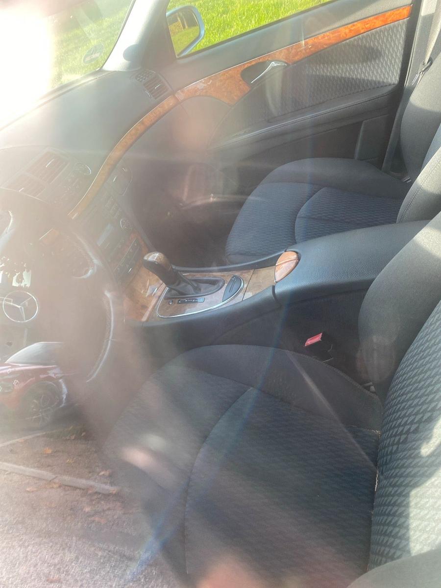 Mercedes-Benz E220 2005 — photo 6