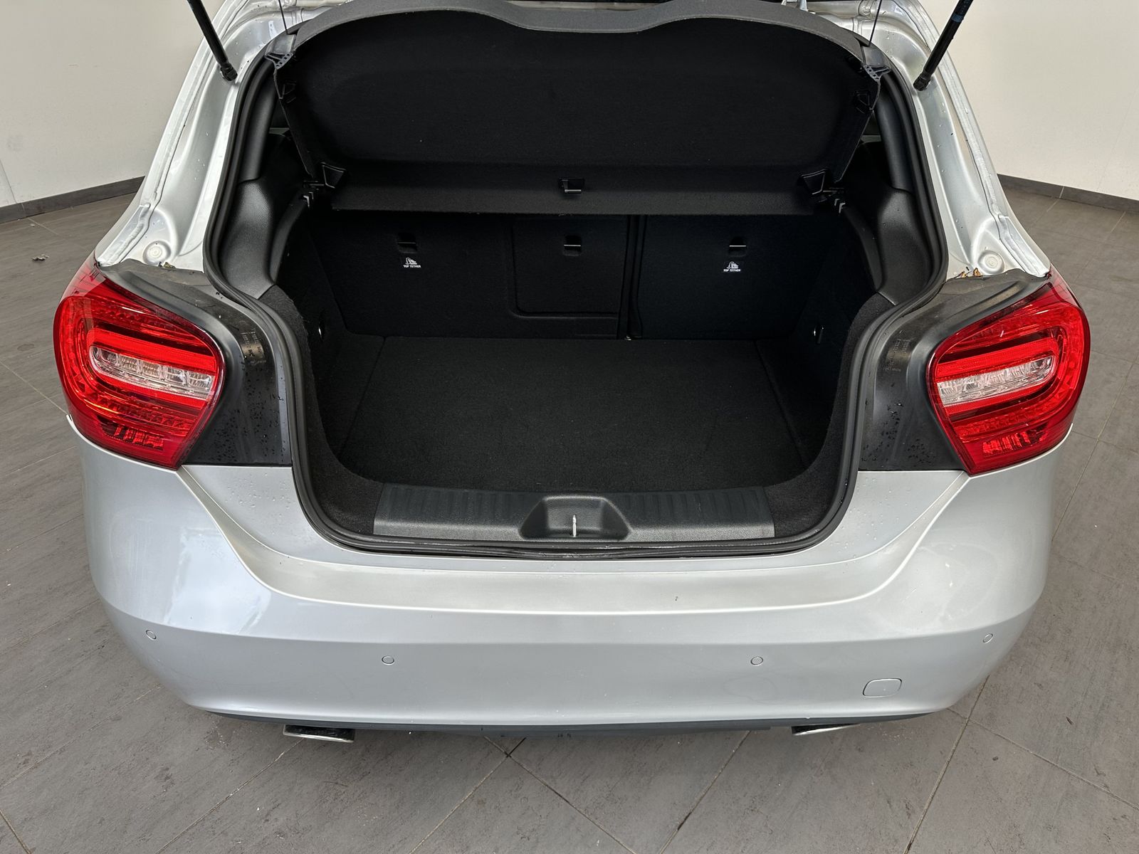 Fahrzeugabbildung Mercedes-Benz A 200 CDI Urban DCT NAV+XEN+SHZ+PANO+TEMPOMAT