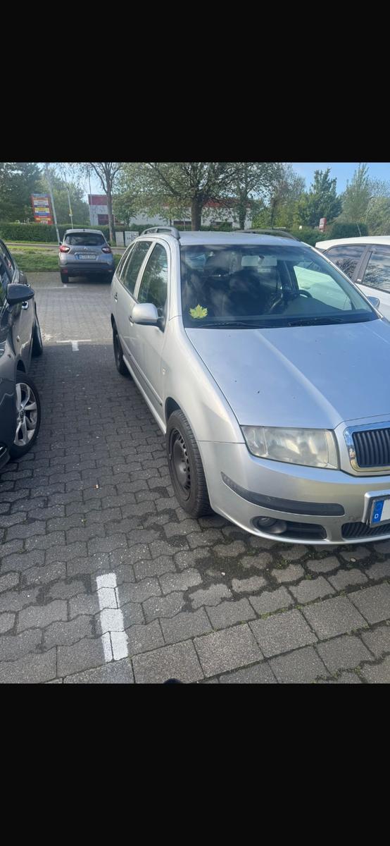 Skoda Fabia 2005 — rear view