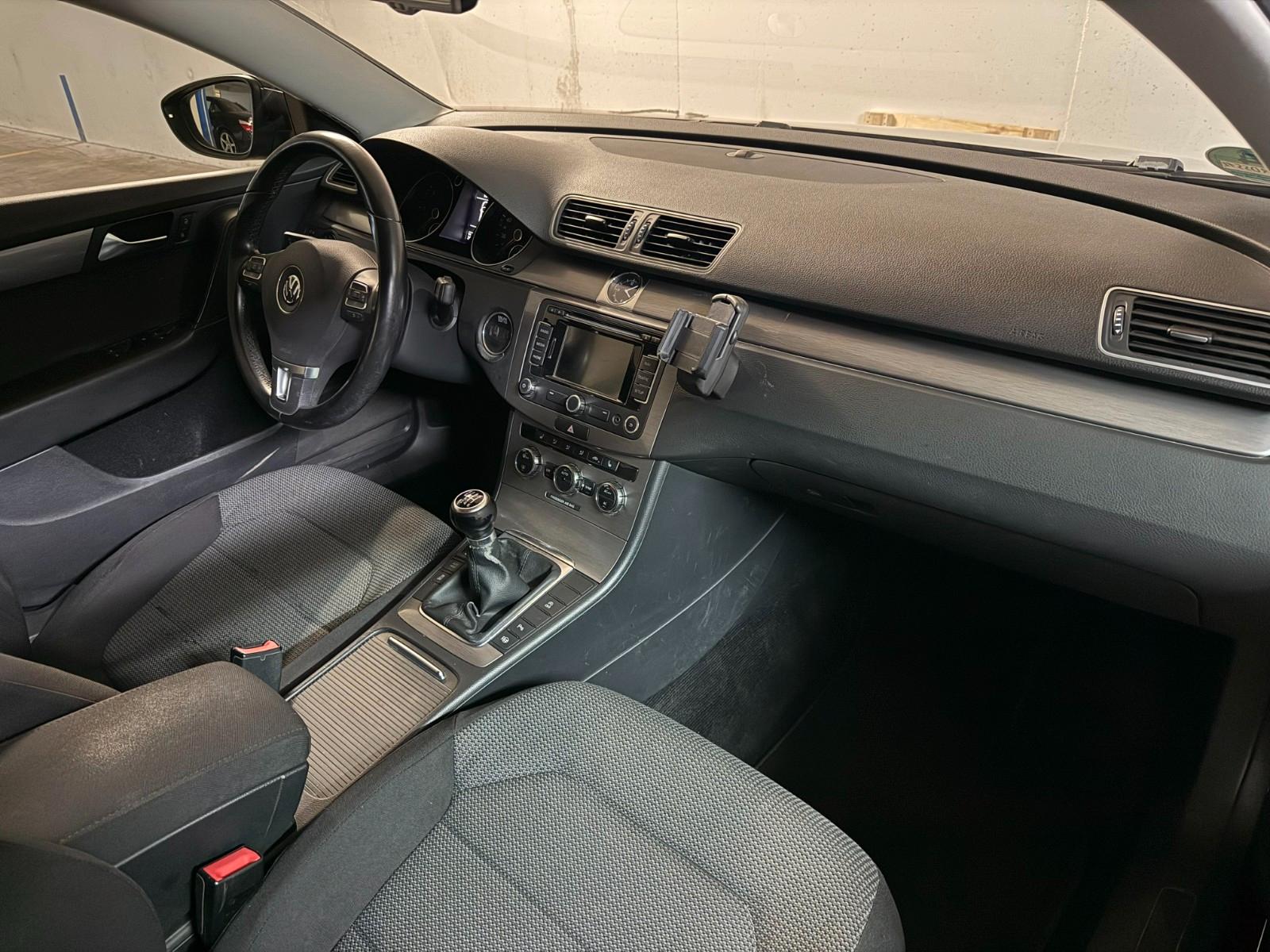 Volkswagen Passat 2012 — photo 13