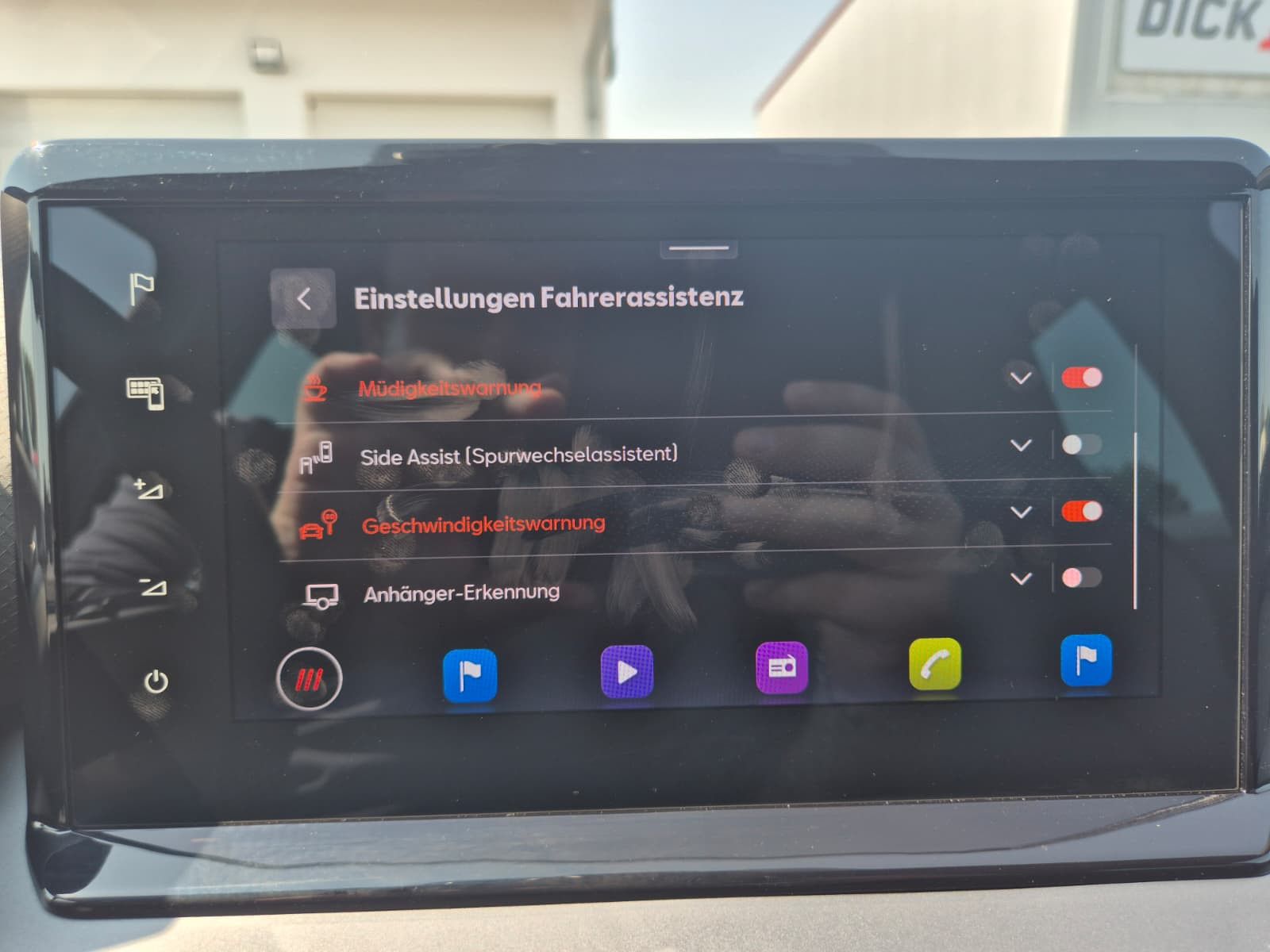 Fahrzeugabbildung SEAT Arona 1.5 TSI DSG FR Black Edition*LED*ACC*AHK*