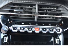 Fahrzeugabbildung Peugeot 208 GT*Sitzheizung!*Kamera!*Navi UND AppConnect!