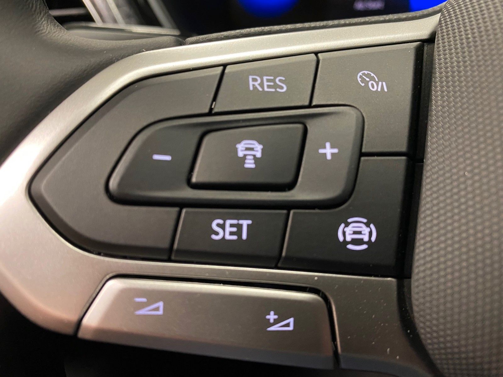 Fahrzeugabbildung Volkswagen T-CROSS 1.0 TSI OPF STYLE+KAMERA+ACC+SITZHEIZUNG