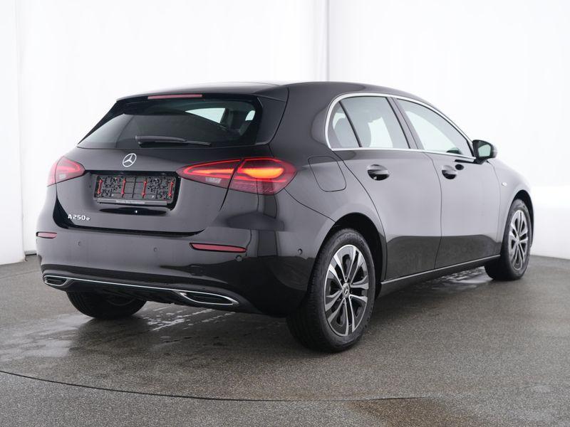 Mercedes-Benz A 250 e , PROGRESSIVE KAMERA SPUR STANDH PDC SHZ