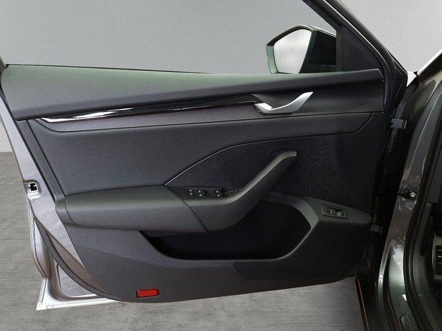 Fahrzeugabbildung Skoda Octavia Combi Sportline 2.0TDI DSG AHK DCC Navi