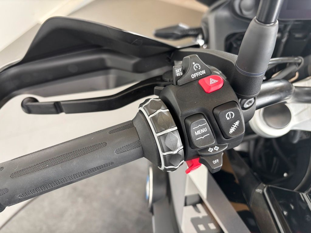 Fahrzeugabbildung BMW F 800 GS *3 PAKETE *TRIPLE BLACK
