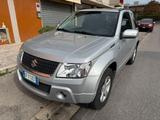Suzuki Grand Vitara 1.9 DDiS 3 porte Offroad - silberne Suzuki Grand Vitara