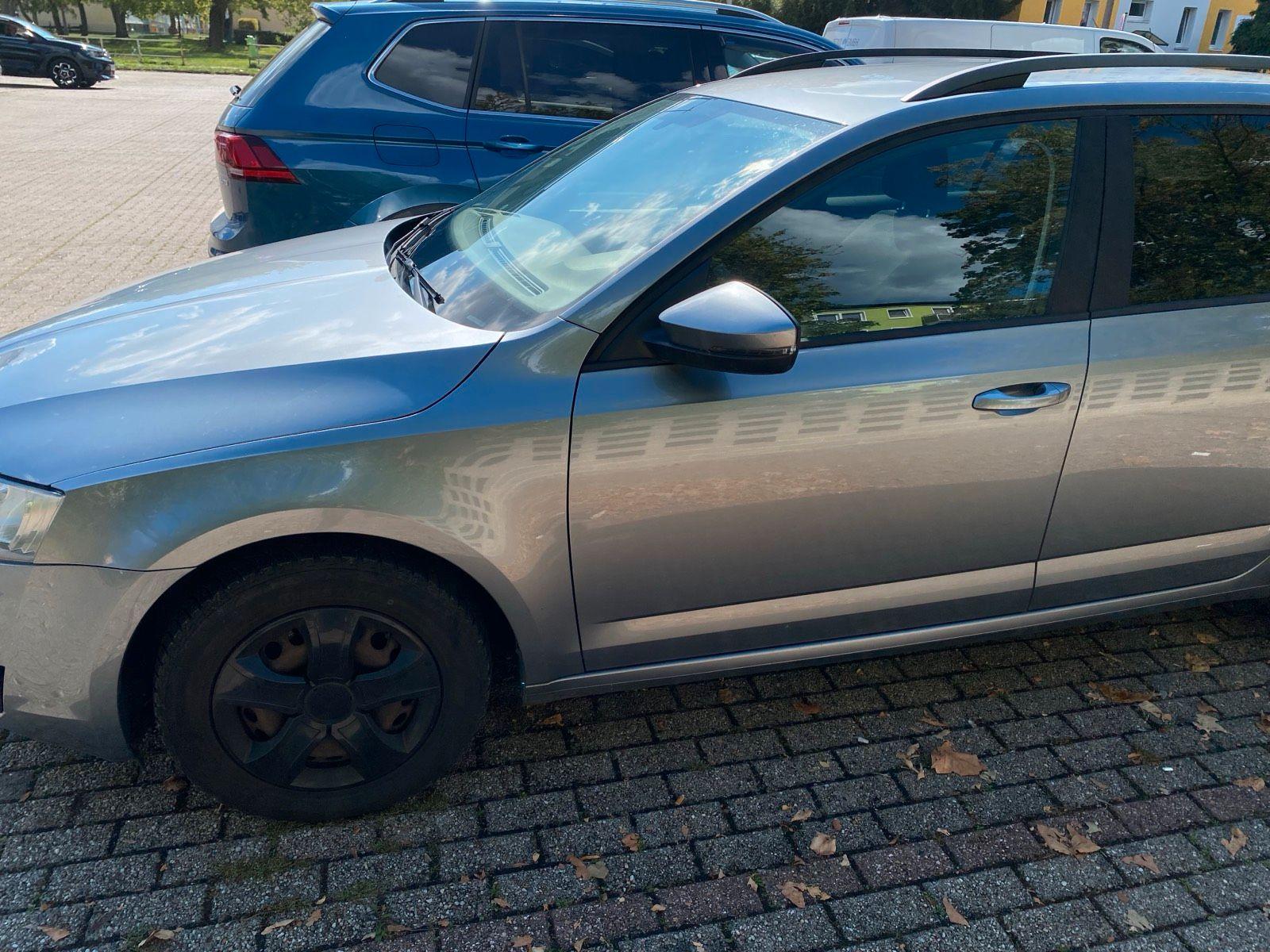 Skoda Octavia 2013 — engine 105 HP (77kW)