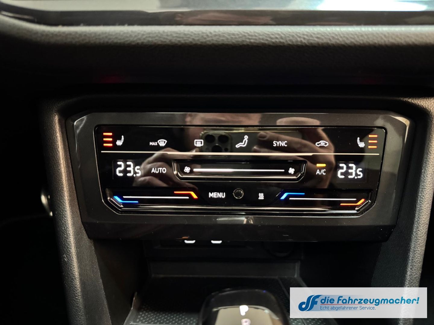 Fahrzeugabbildung Volkswagen Tiguan Allspace R-Line 4Motion Sportpaket HUD AD