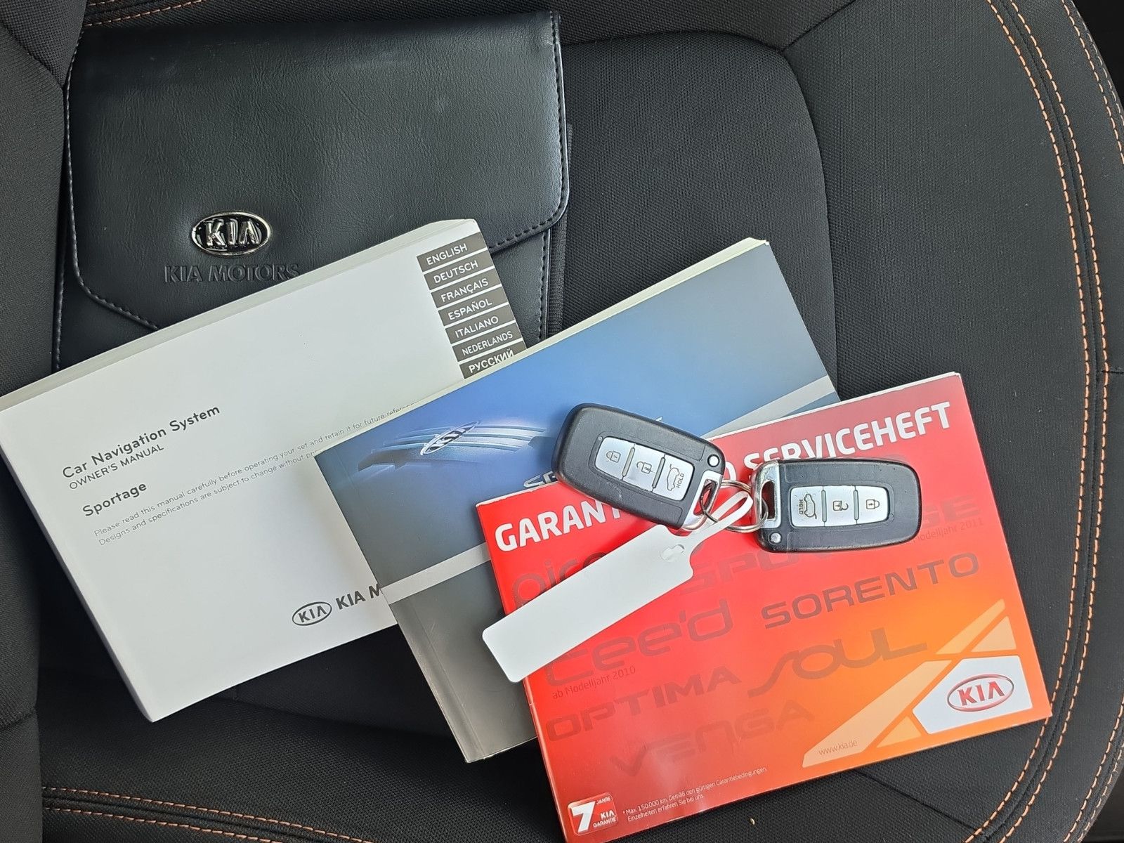 Fahrzeugabbildung Kia Sportage  ALLRAD 4X4 AUTOMAT/PANORAMA/NAVI/XENON