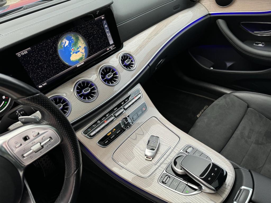 Mercedes-Benz E 300