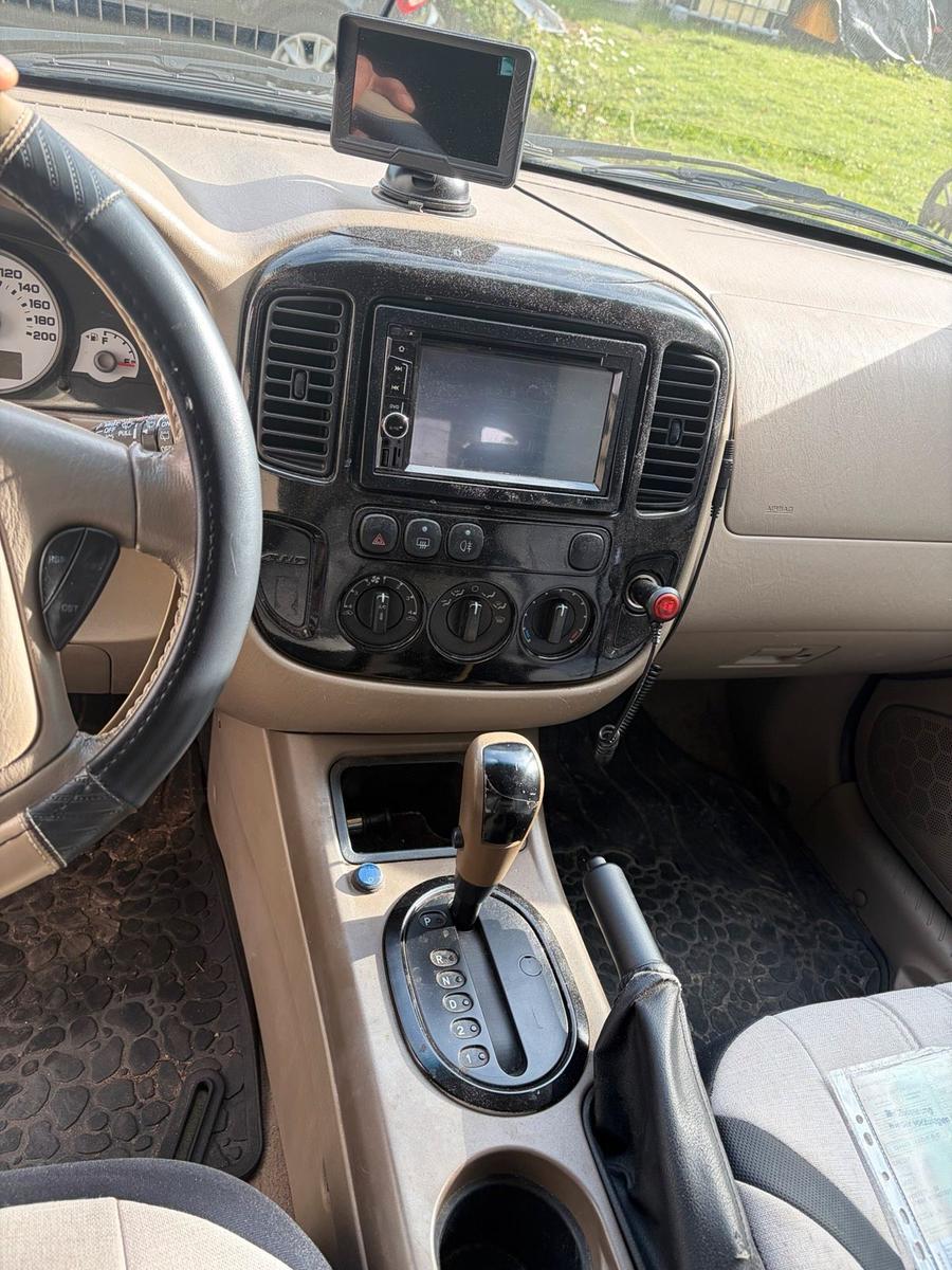 Ford Maverick 2006 — engine