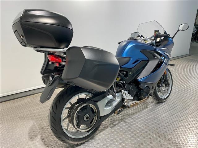 BMW F 800 GT mit Koffern und Topcase