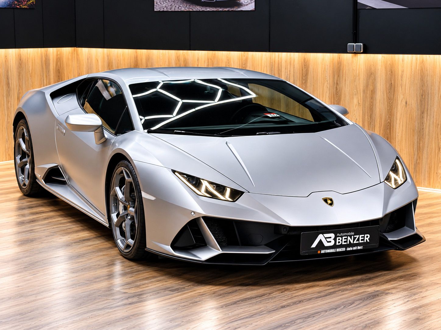 Fahrzeugabbildung Lamborghini Huracan Huracán EVO V10/LIFT/SENSONUM/KAMERA/ACC