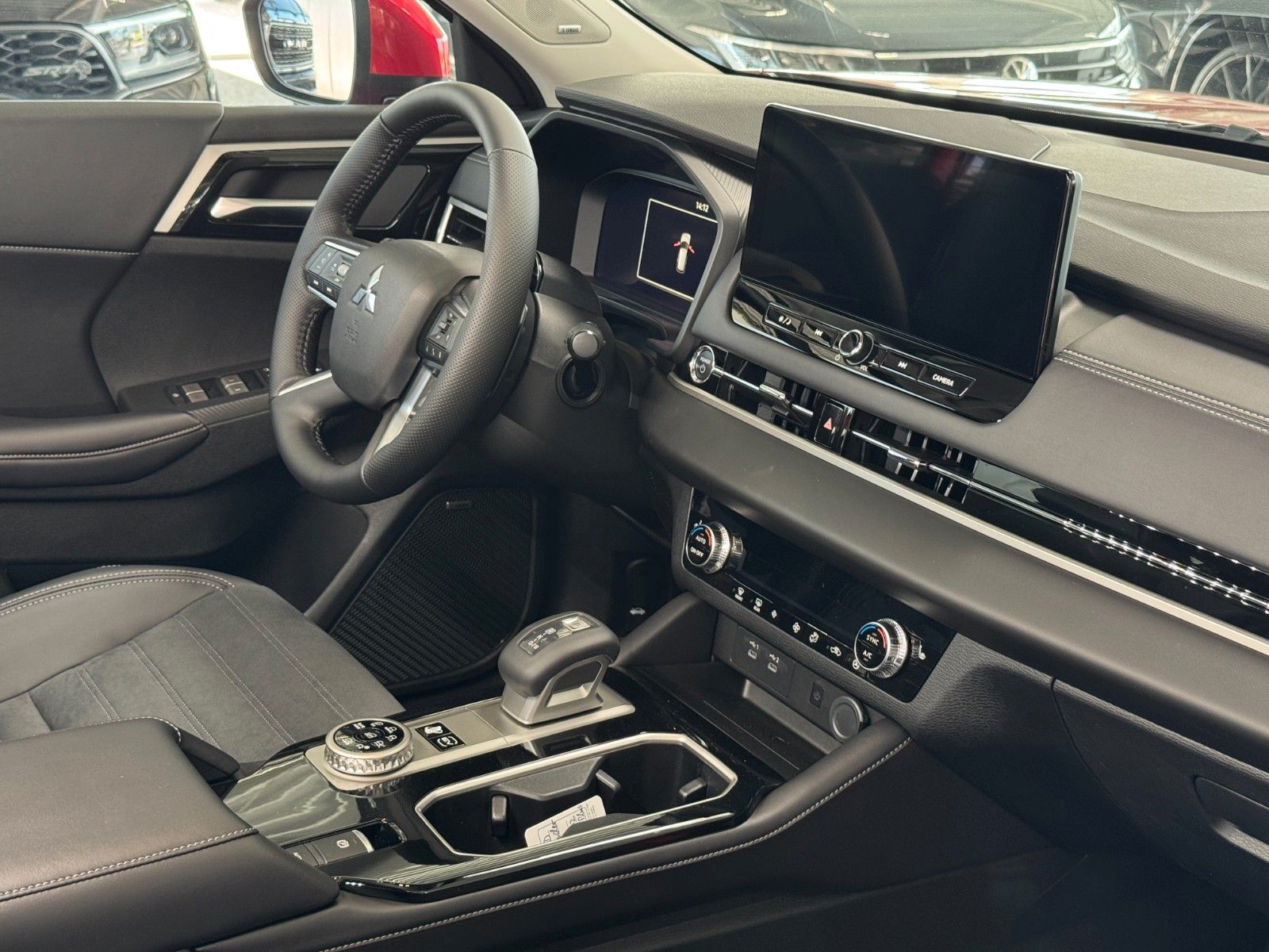 Fahrzeugabbildung Mitsubishi Outlander 2.4 PHEV 4WD Diamant PLUS
