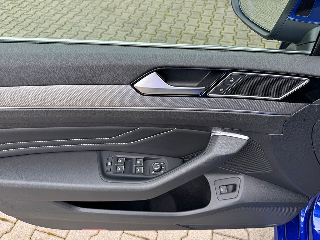 Passat Variant 2.0 TDI R-LINE *DCC*AHK*STDHZG*