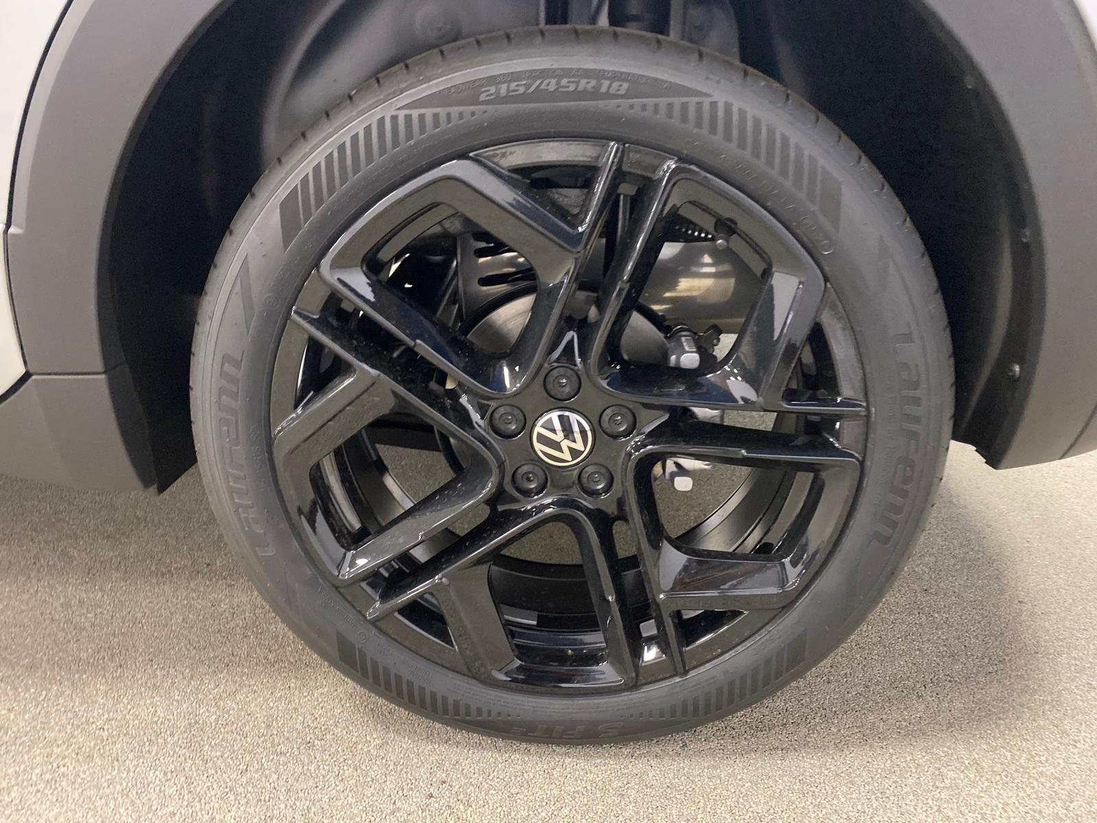 Fahrzeugabbildung Volkswagen T-Cross 1.0 TSI DSG R-Line BLACKSTYLE+MATRIX+AHK