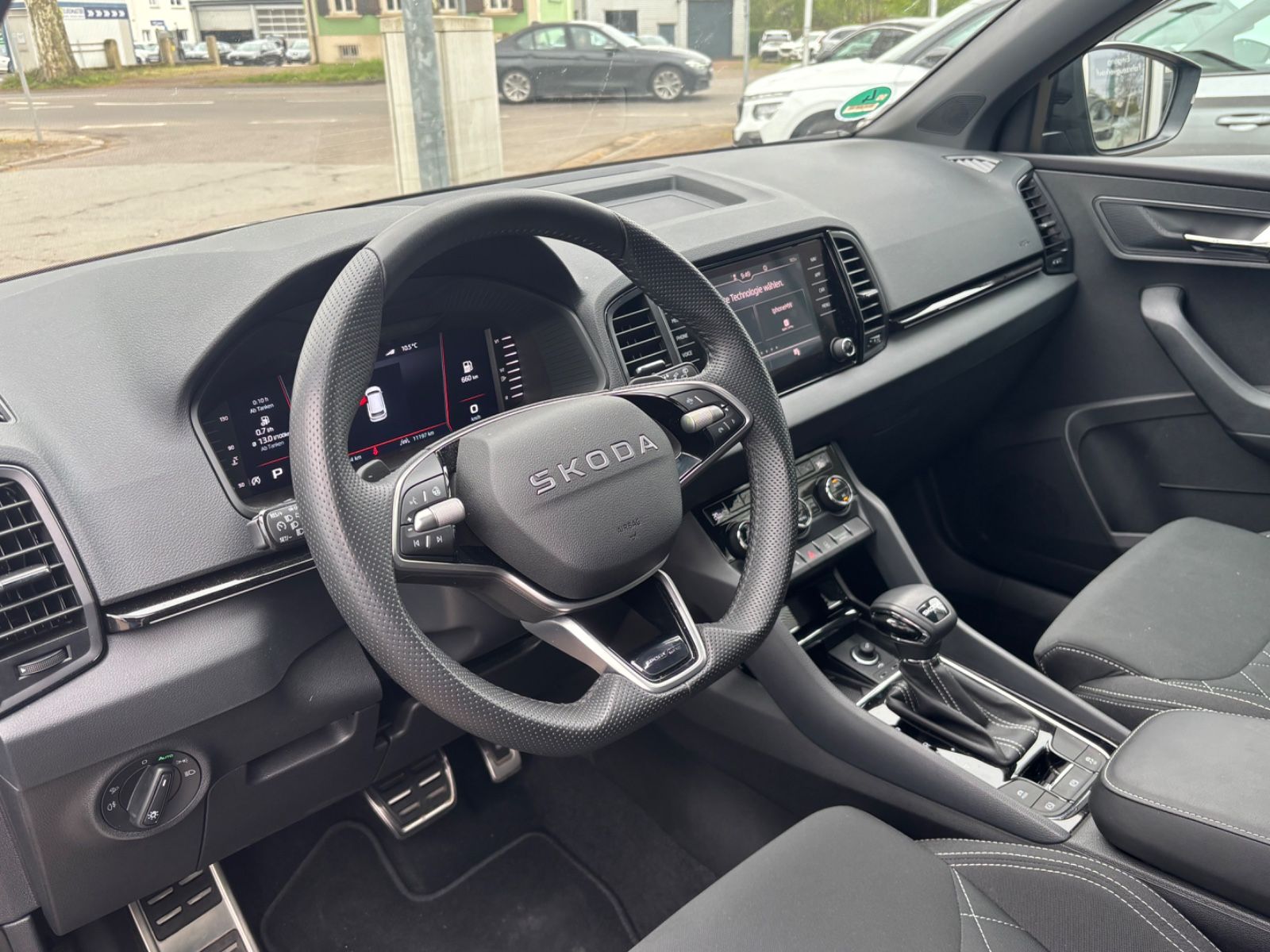 Fahrzeugabbildung SKODA Karoq Sportline 1.5 TSI Pano AHK