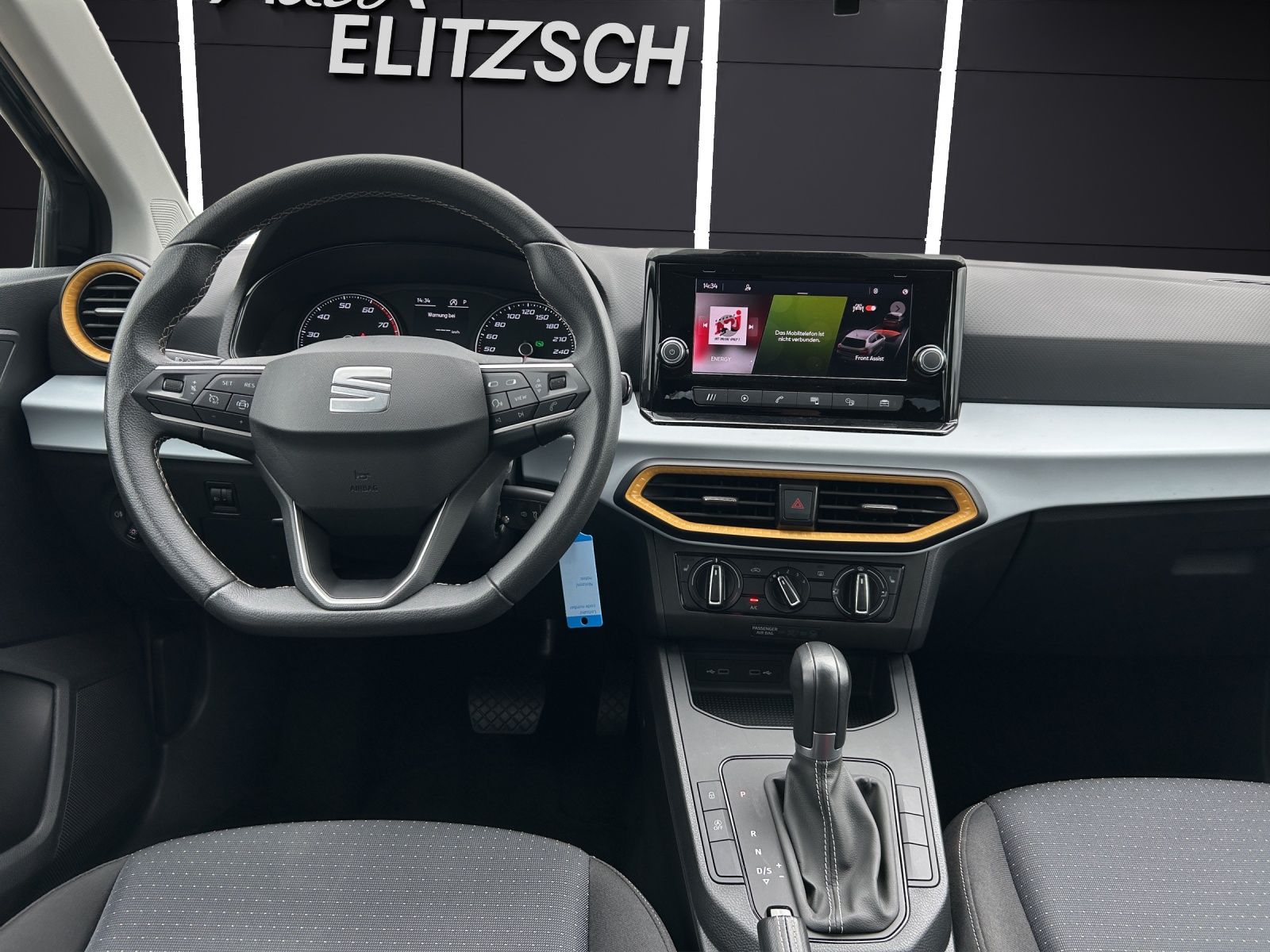 Fahrzeugabbildung SEAT Ibiza TSI Style DSG LED SHZ PDC CarPlay GRA