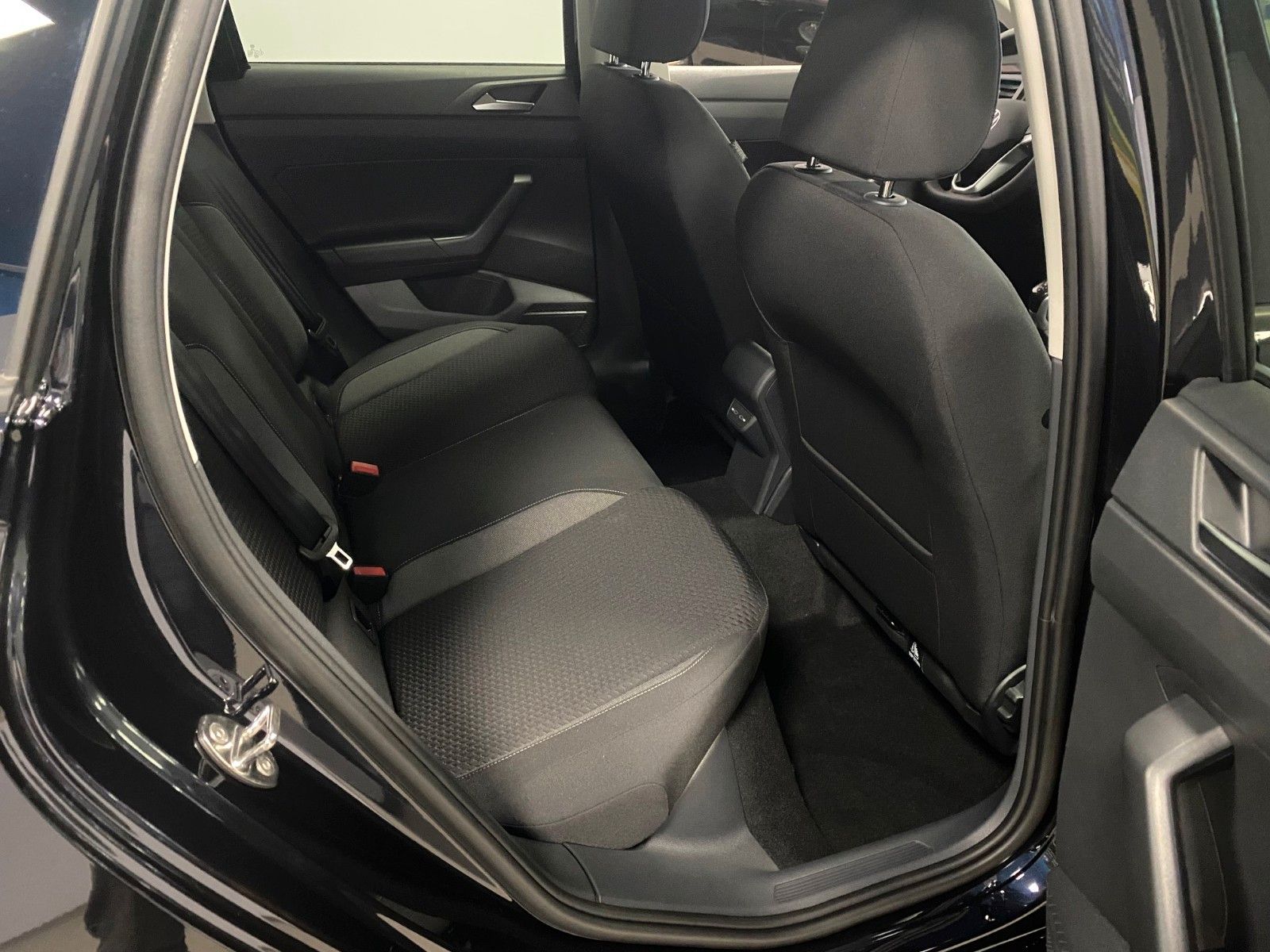 Fahrzeugabbildung Volkswagen Taigo 1.5 TSI DSG Life+MATRIX LED+KAMERA+AppCon+