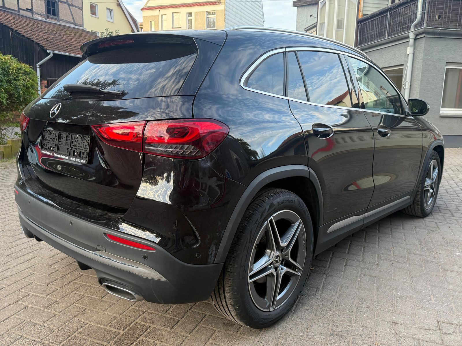 Fahrzeugabbildung Mercedes-Benz GLA 200 d 8G AMG-Line LED+NAV+SHZ+AHK+KAM+CARPL+