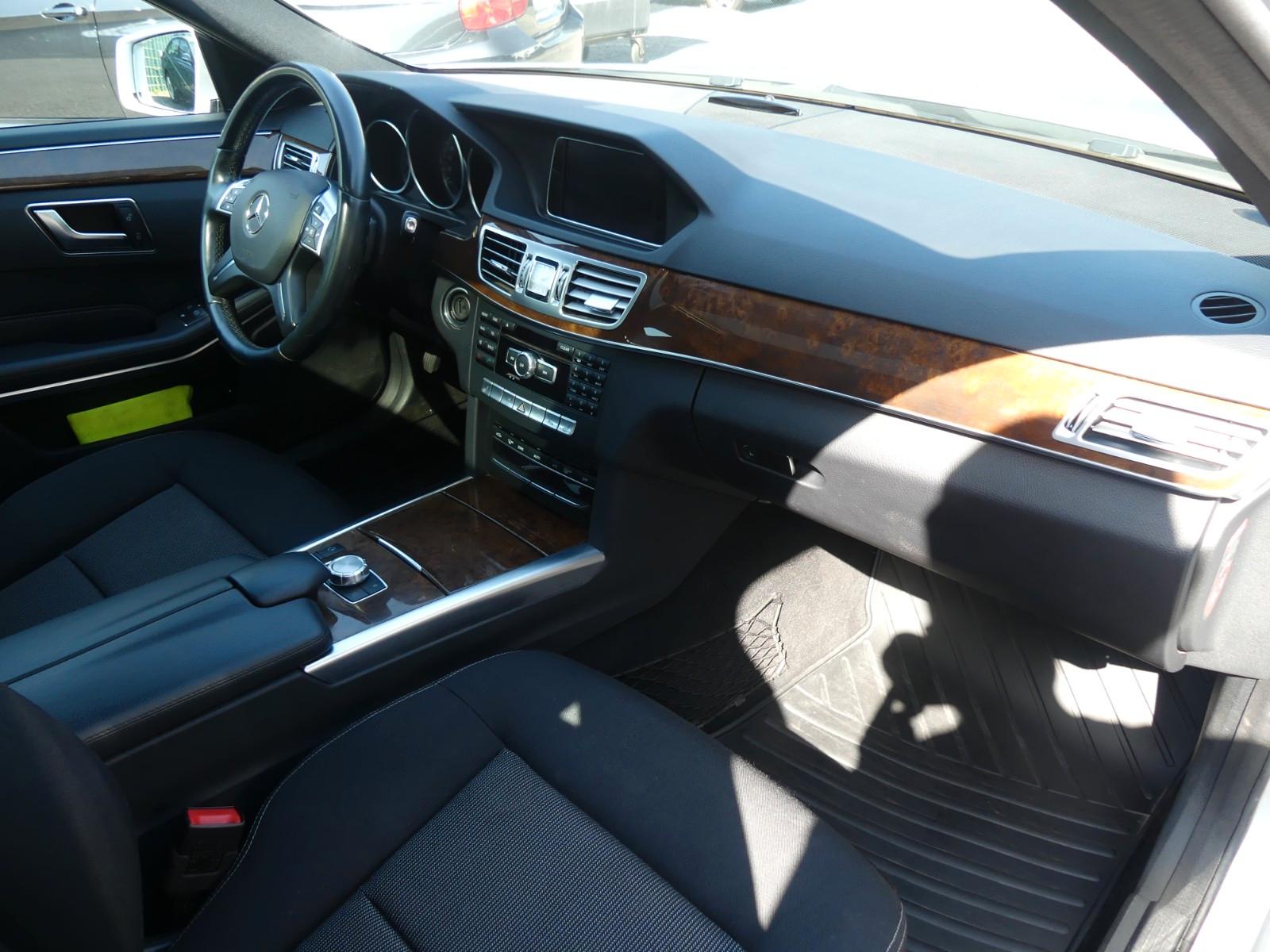 Mercedes-Benz E 220  T-Modell BlueEfficiency Automatik