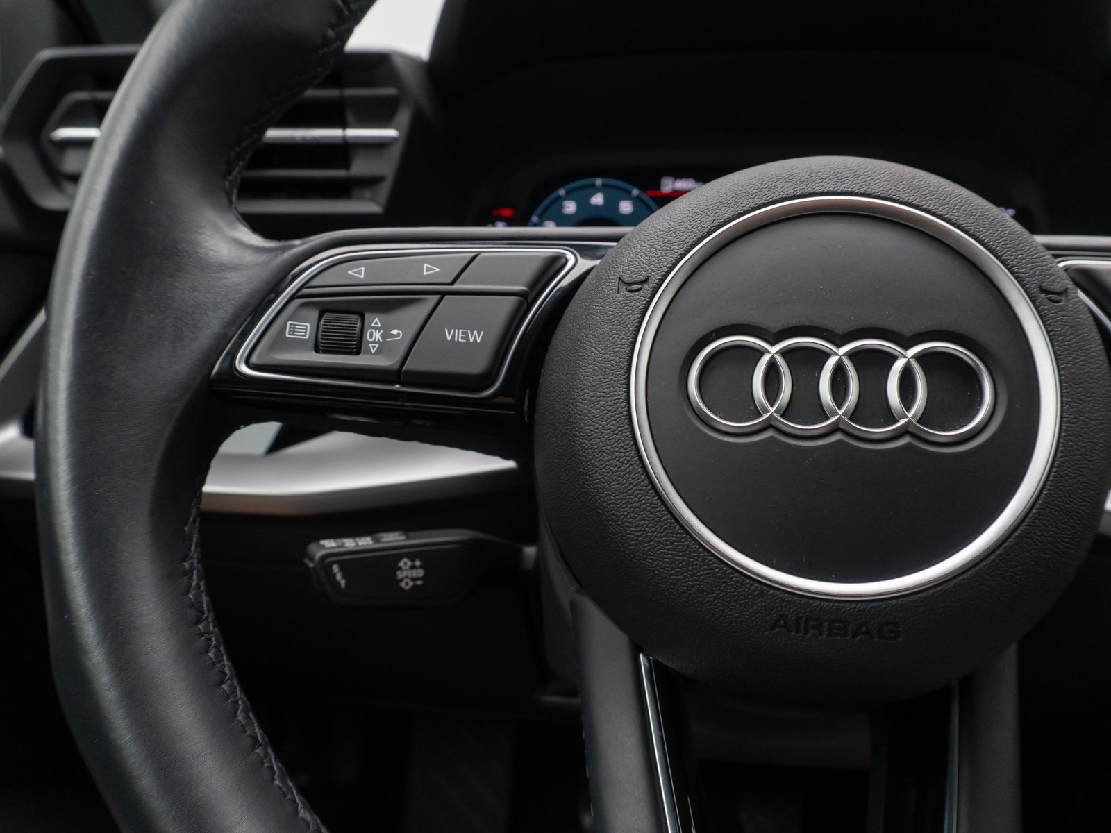 Fahrzeugabbildung Audi A3 35 TFSI Sportback LED PDC Sound Tempomat AHK