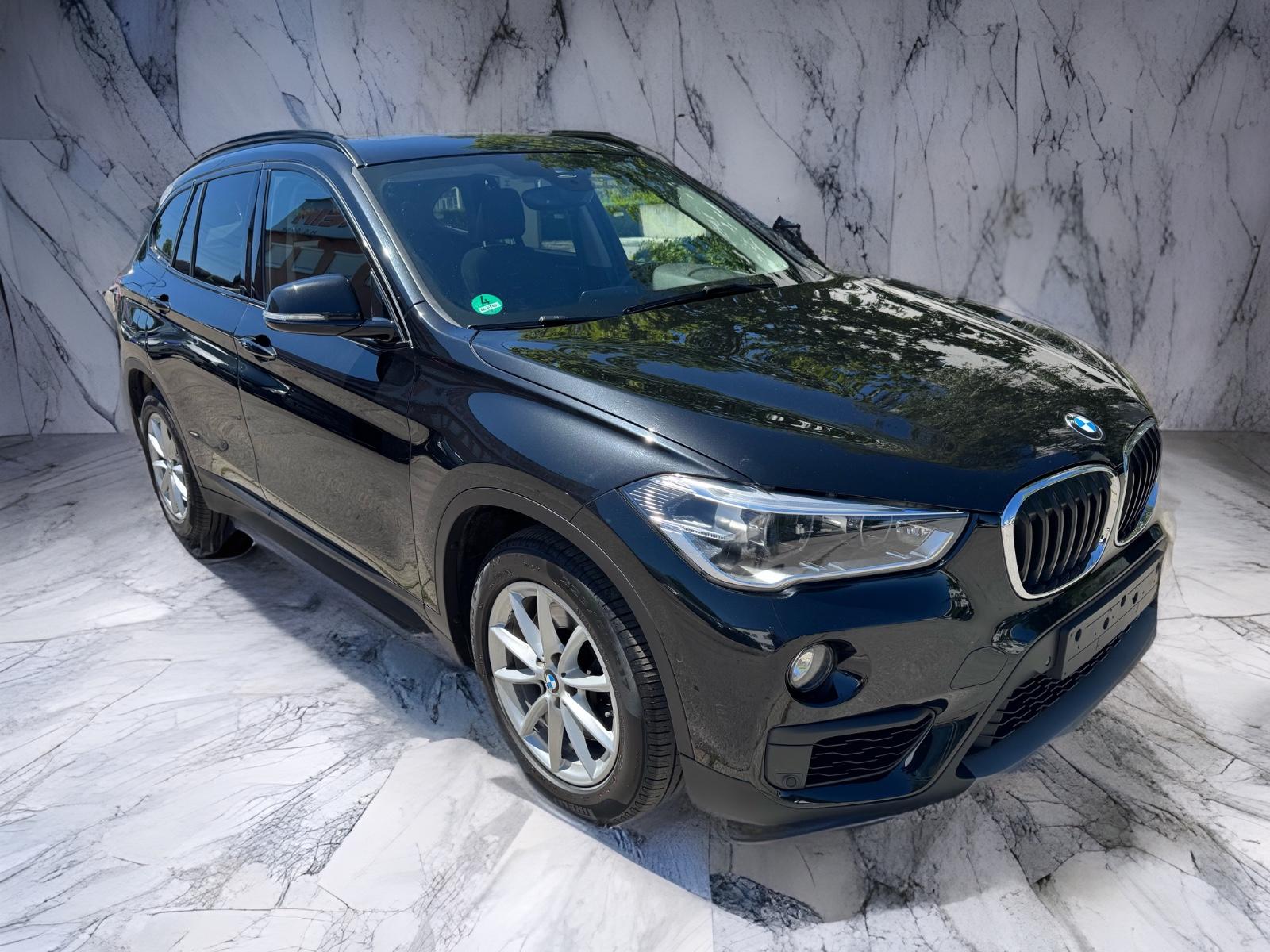 BMW X1 xDrive 20i ST/Advant./LED/Pano/SZH/AHK/Park-A