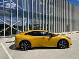 Toyota Prius 2.0-l-VVT-i Plug-in Hybrid - - Toyota Prius: V