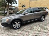 Volvo VOLVO XC70 D5 AWD kin - Volvo C70 Kombi Gebrauchtwagen